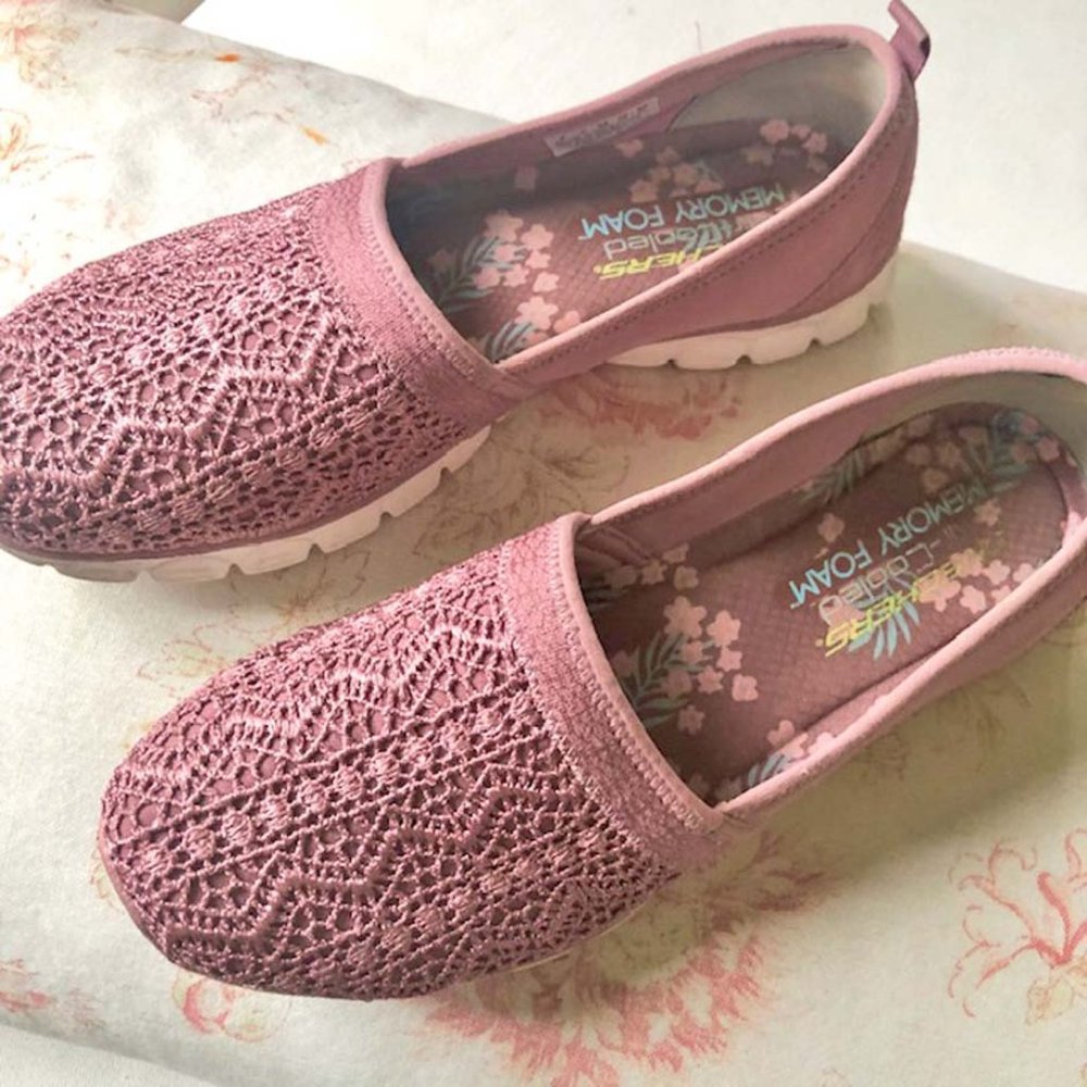 Skechers Duchess Pink Crochet Walking Shoes Size 8